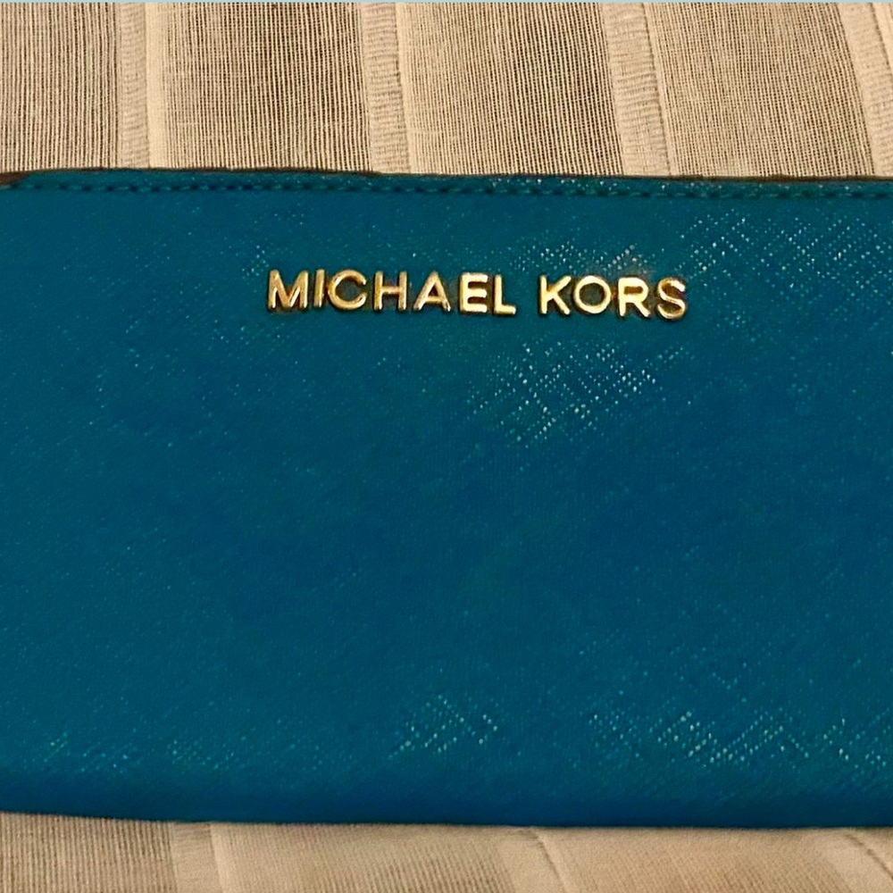 MICHAEL KORS WRISTLET IN BLUE